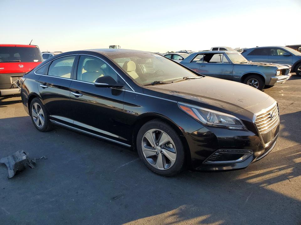 Photo 4 from auction – 2016 HYUNDAI SONATA with VIN KMHE14L2XGA021235