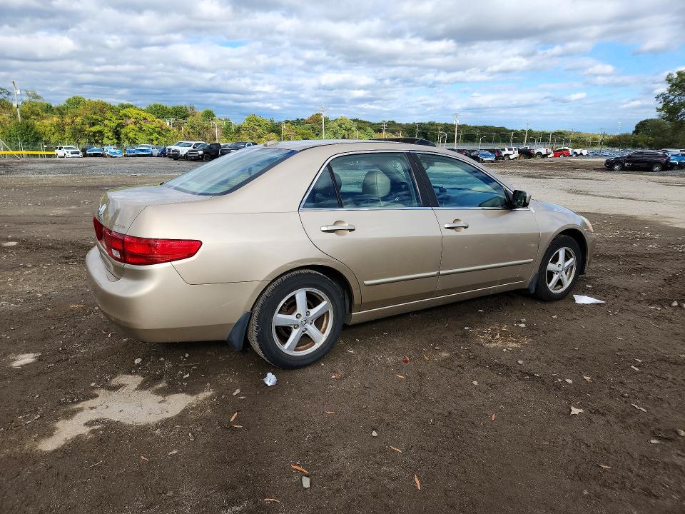 Снимка 3 от търг – 2005 HONDA ACCORD с VIN 1HGCM56855A151074