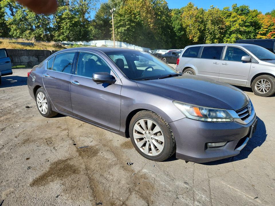 Photo 4 from auction – 2015 HONDA ACCORD with VIN 1HGCR3F8XFA036686