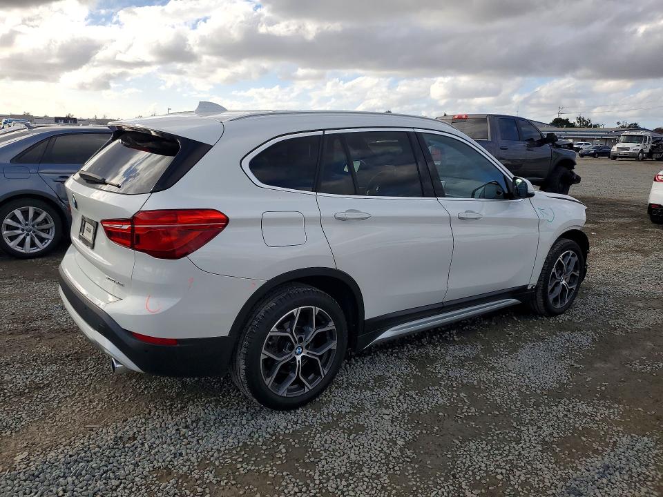 Photo 3 from auction – 2021 BMW X1 with VIN WBXJG7C05M5S00694