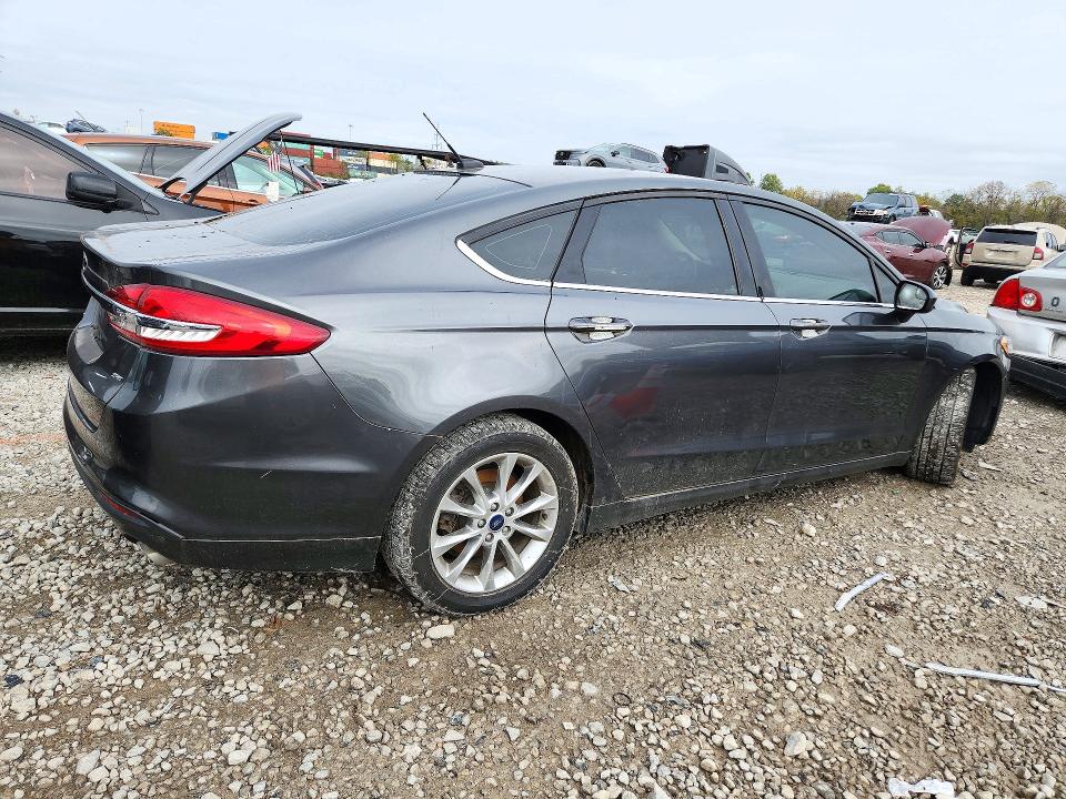 Foto 3 de la subasta – 2017 FORD FUSION con VIN 3FA6P0H75HR230710