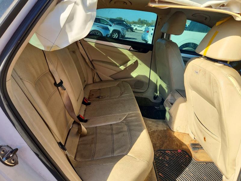 Снимка 10 от търг – 2012 VOLKSWAGEN PASSAT с VIN 1VWBH7A33CC103240
