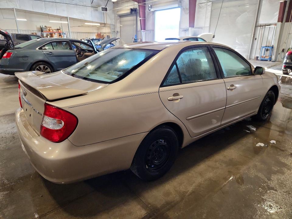 Photo 3 from auction – 2004 TOYOTA CAMRY with VIN 4T1BE32K44U357945