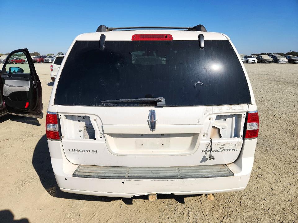 Снимка 6 от търг – 2010 LINCOLN NAVIGATOR с VIN 5LMJJ2J52AEJ09970