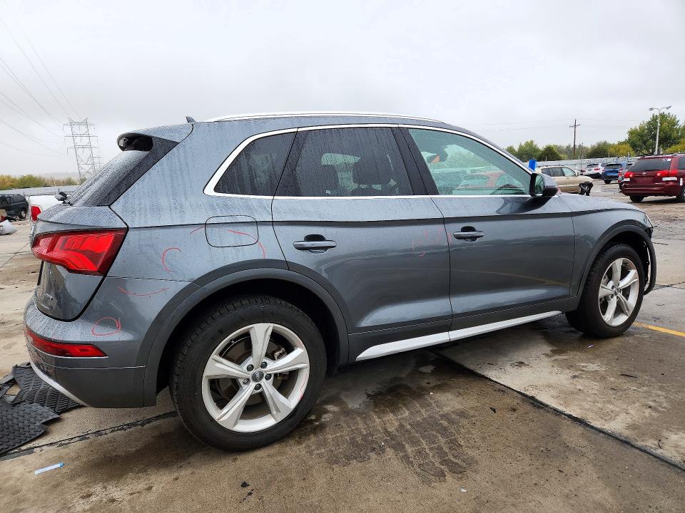 Снимка 3 от търг – 2020 AUDI Q5 с VIN WA1ANAFY5L2041901