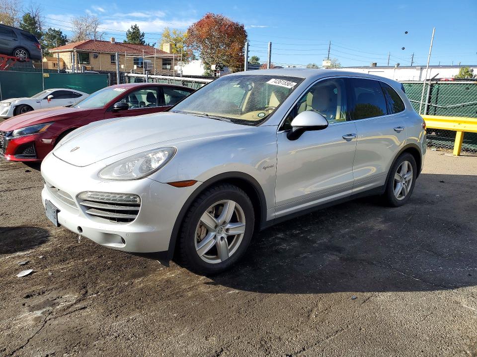 Снимка 1 от търг – 2011 PORSCHE CAYENNE с VIN WP1AE2A20BLA92602