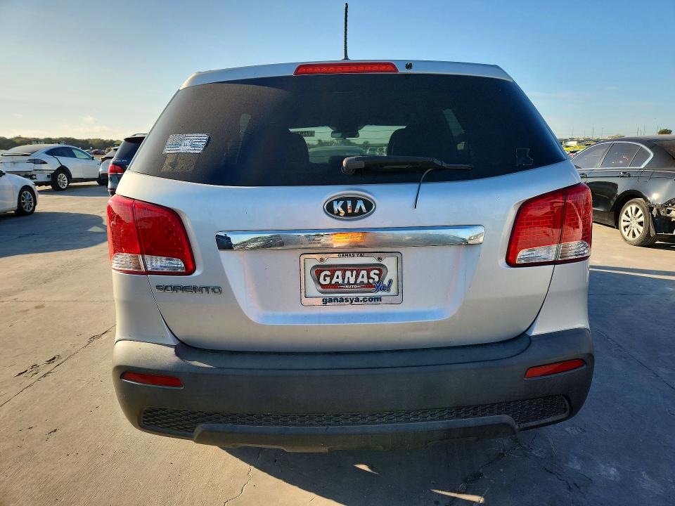 Photo 6 from auction – 2013 KIA SORENTO with VIN 5XYKT3A14DG332418