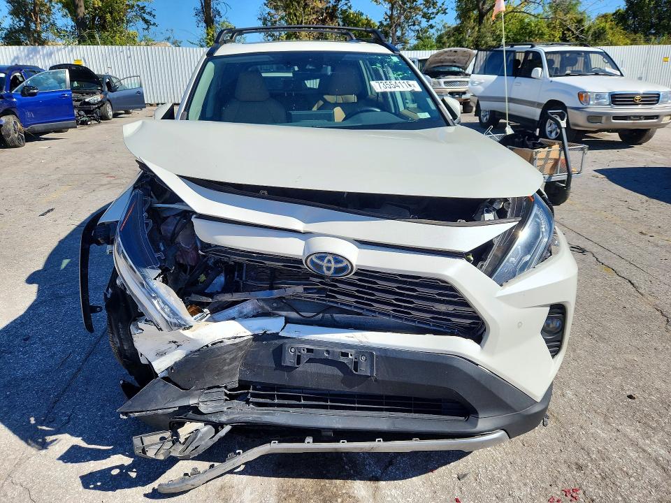 Photo 5 from auction – 2020 TOYOTA RAV4 with VIN 4T3D6RFV8LU002179