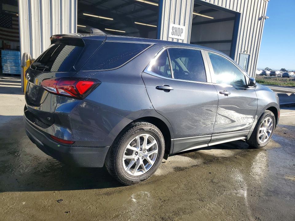 Photo 3 from auction – 2022 CHEVROLET EQUINOX with VIN 3GNAXKEV3NS106501