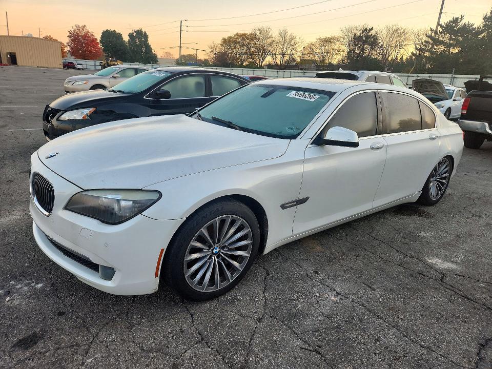 BMW 740 2011 с VIN WBAKB4C55BC573833 - Снимка от търг
