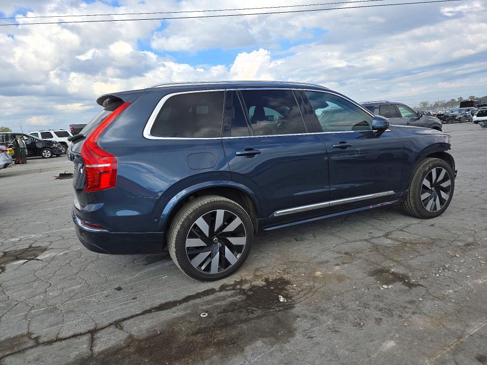 Photo 3 from auction – 2023 VOLVO XC90 with VIN YV4H600A1P1928931