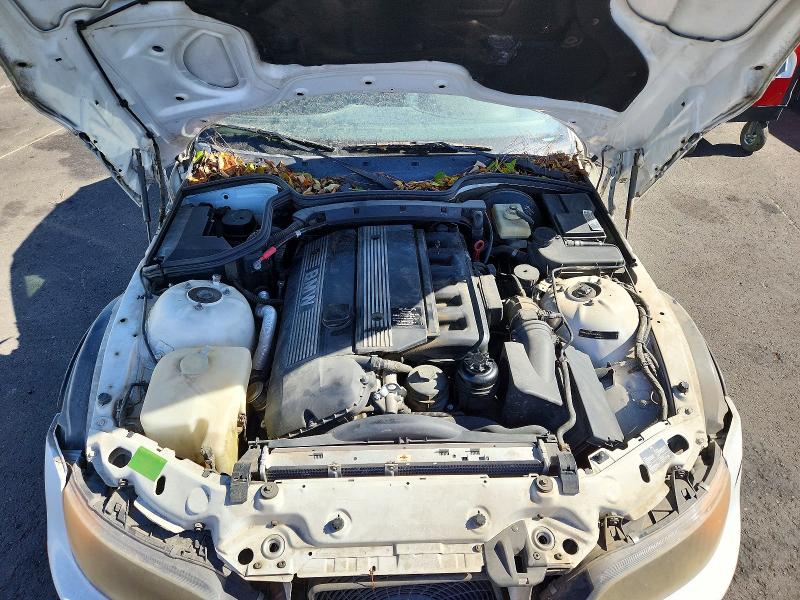 Photo 11 from auction – 1999 BMW Z3 with VIN 4USCH9333XLG00548