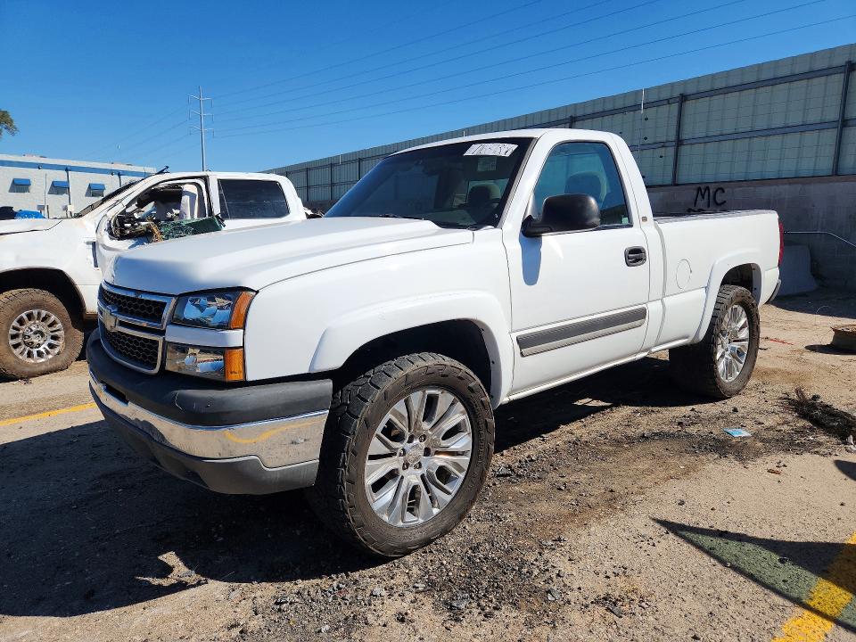 CHEVROLET SILVERADO 2003 مع رقم تعريف المركبة 1GCEK14V53Z295088 - صورة من المزاد