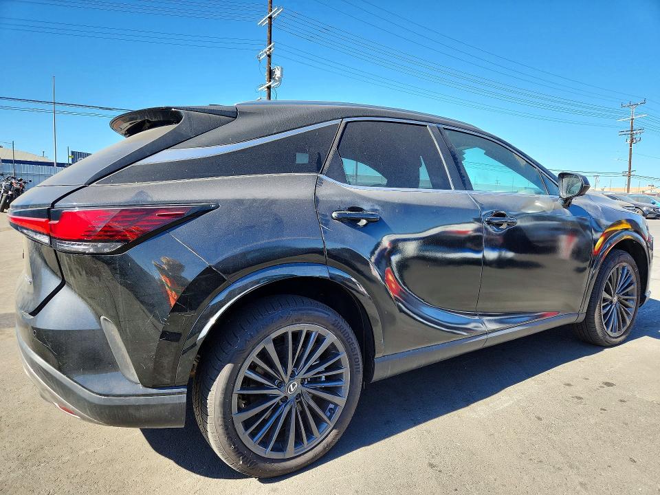 Фото 3 с аукциона – 2024 LEXUS RX 350 с VIN 2T2BAMBAXRC049465