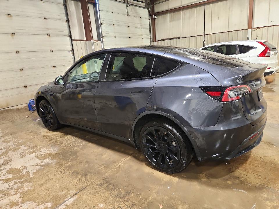 Foto 2 de la subasta – 2024 TESLA MODEL Y con VIN 7SAYGDEEXRF991008