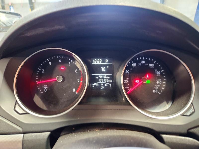 Снимка 9 от търг – 2017 VOLKSWAGEN JETTA с VIN 3VW2B7AJ5HM401066