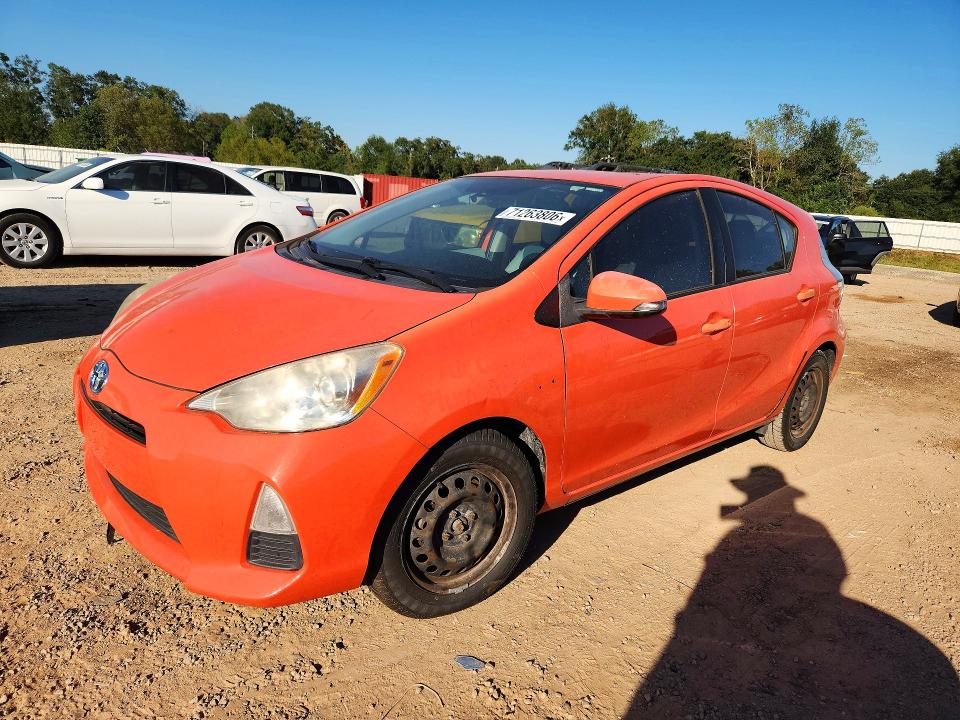 صورة رقم 1 من المزاد - 2014 TOYOTA PRIUS C مع VIN JTDKDTB37E1083448