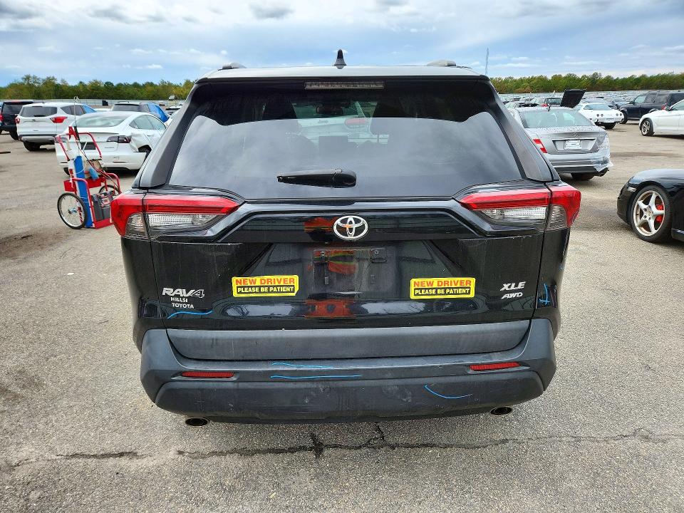 Снимка 6 от търг – 2021 TOYOTA RAV4 с VIN 2T3A1RFV3MW164496