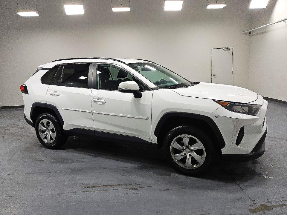 Photo 4 from auction – 2021 TOYOTA RAV4 with VIN 2T3K1RFV5MC163680