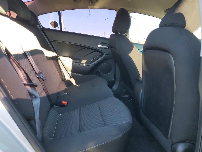 Photo 10 from auction – 2018 KIA FORTE with VIN 3KPFK4A78JE214170