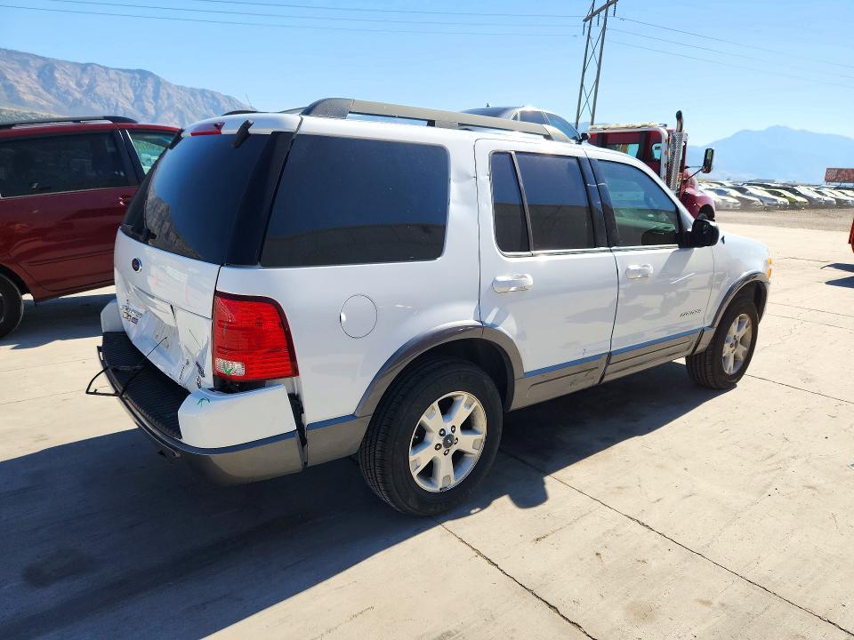 Photo 3 from auction – 2005 FORD EXPLORER with VIN 1FMZU73W85ZA66458