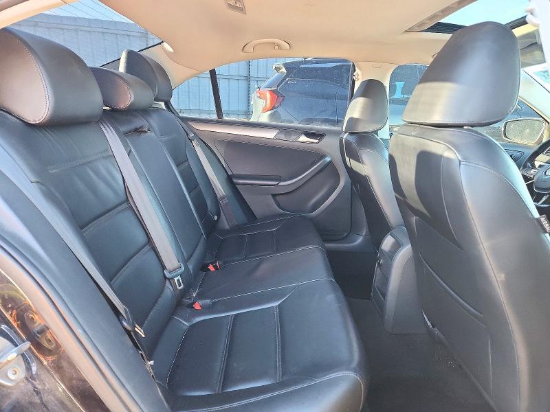 Снимка 10 от търг – 2015 VOLKSWAGEN JETTA с VIN 3VWL07AJ7FM342626