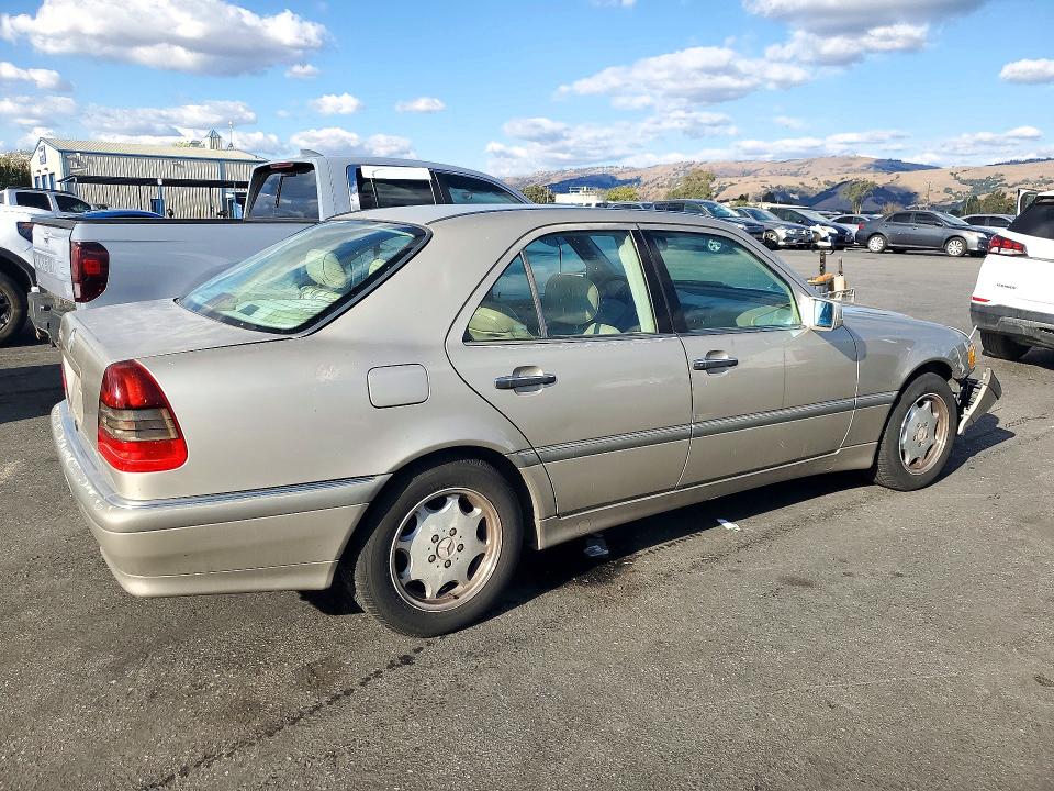 Снимка 3 от търг – 1998 MERCEDES-BENZ C с VIN WDBHA23G1WA526448