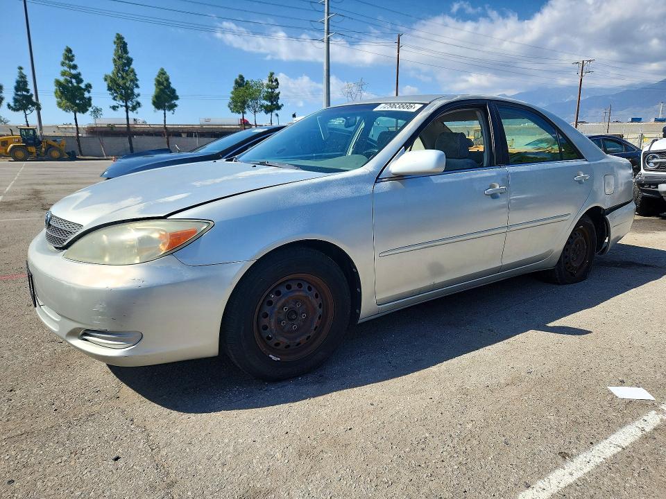 Снимка 1 от търг – 2003 TOYOTA CAMRY с VIN JTDBE32K430153690