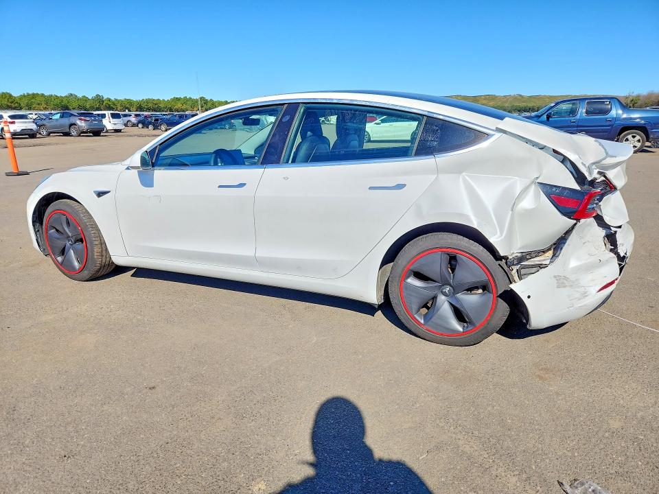 Снимка 2 от търг – 2019 TESLA MODEL 3 с VIN 5YJ3E1EA5KF447532