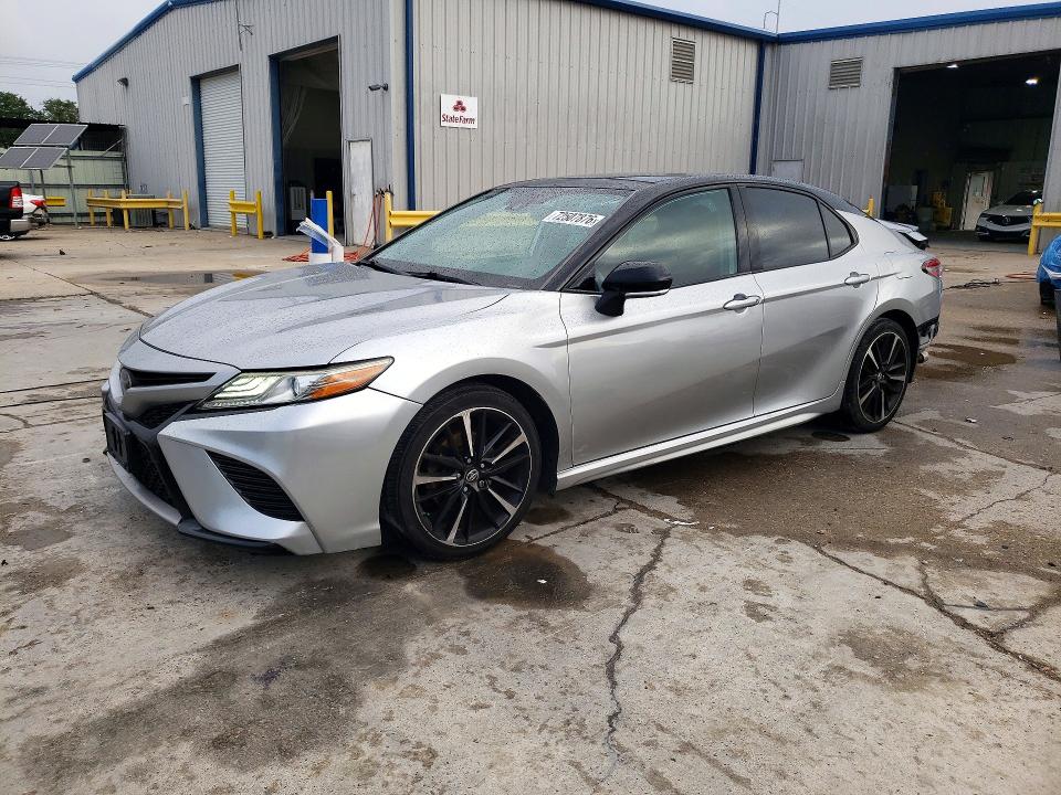 Снимка 1 от търг – 2019 TOYOTA CAMRY с VIN 4T1B61HK6KU244679
