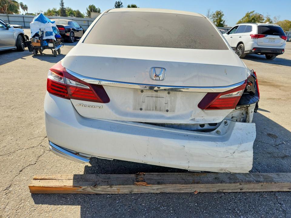 Photo 6 from auction – 2017 HONDA ACCORD with VIN 1HGCR2F31HA261306