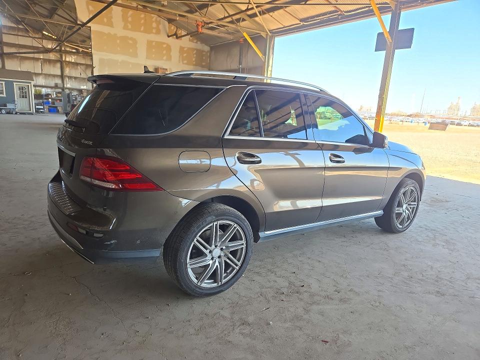 Снимка 3 от търг – 2016 MERCEDES-BENZ GLE с VIN 4JGDA5HB8GA634075