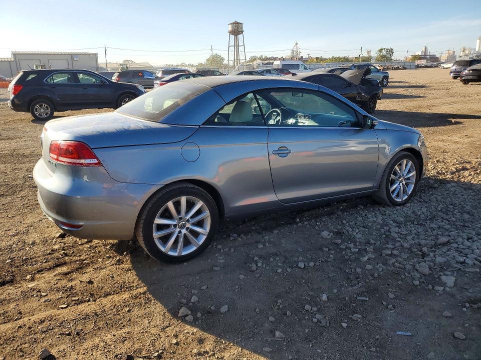 Zdjęcie 3 z aukcji – 2015 VOLKSWAGEN EOS z VIN WVWBW8AH1FV000577