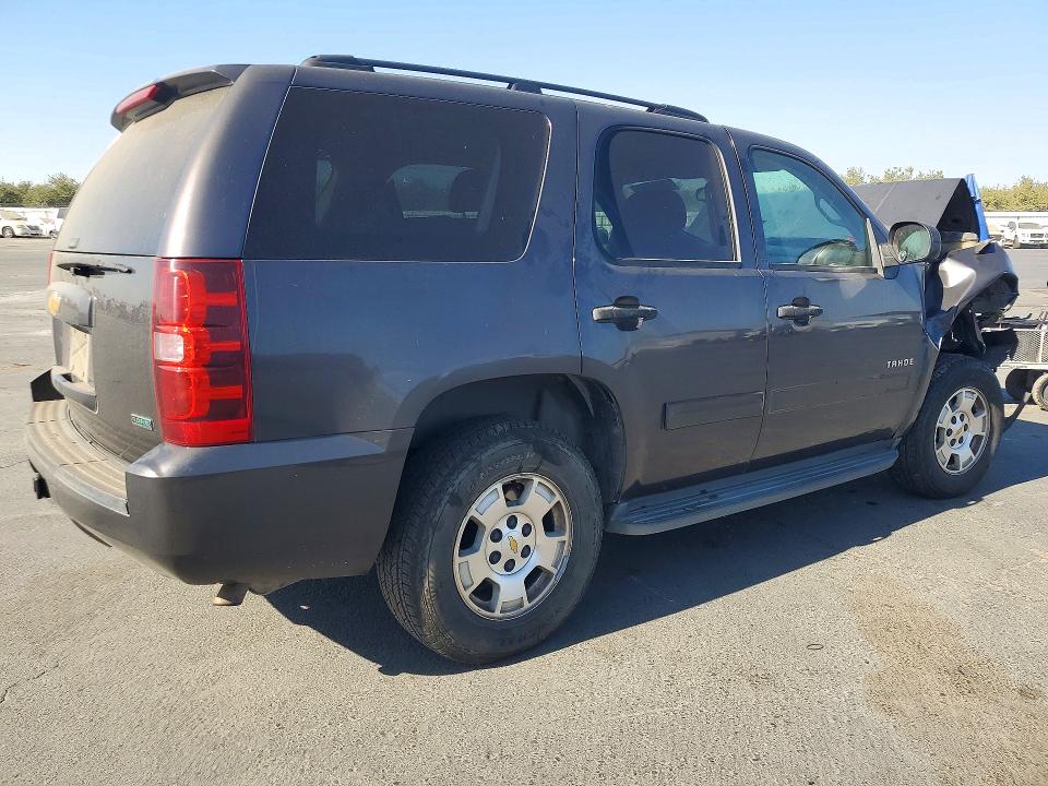 Photo 3 from auction – 2010 CHEVROLET TAHOE with VIN 1GNUCAE07AR112595
