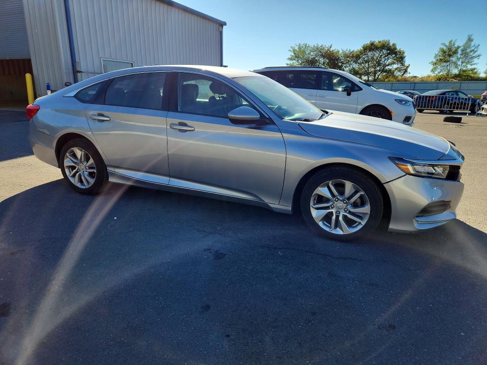 Photo 4 from auction – 2018 HONDA ACCORD with VIN 1HGCV1F10JA222183
