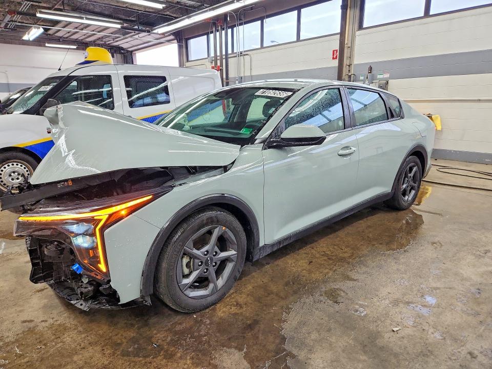 KIA K4 2025 с VIN 3KPFT4DE8SE111341 - Снимка от търг