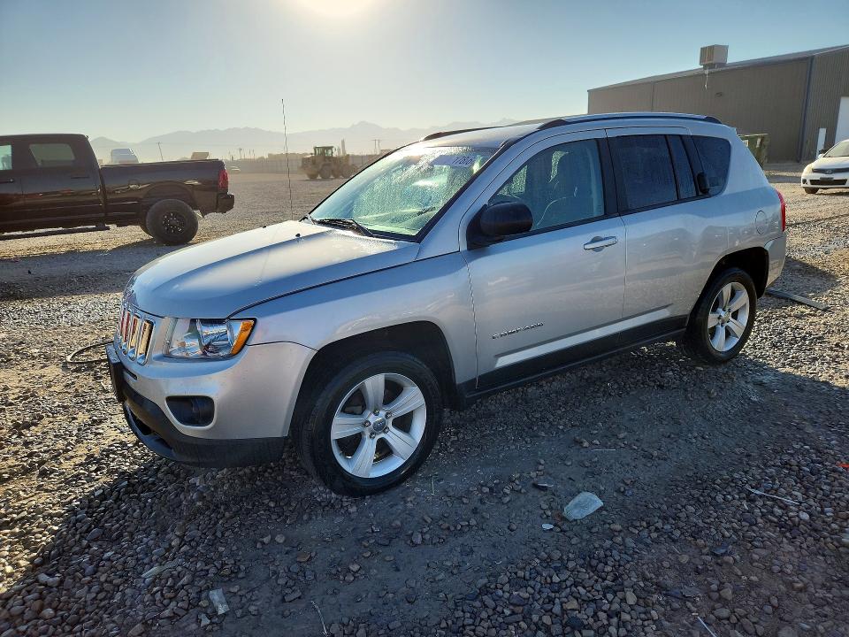 JEEP COMPASS 2011 con VIN 1J4NF1FB1BD141782 - Foto de la subasta