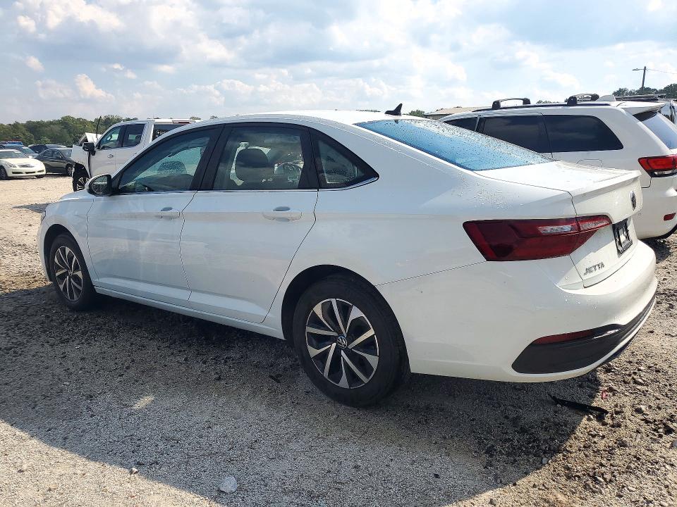Снимка 2 от търг – 2024 VOLKSWAGEN JETTA с VIN 3VW5M7BU4RM048031