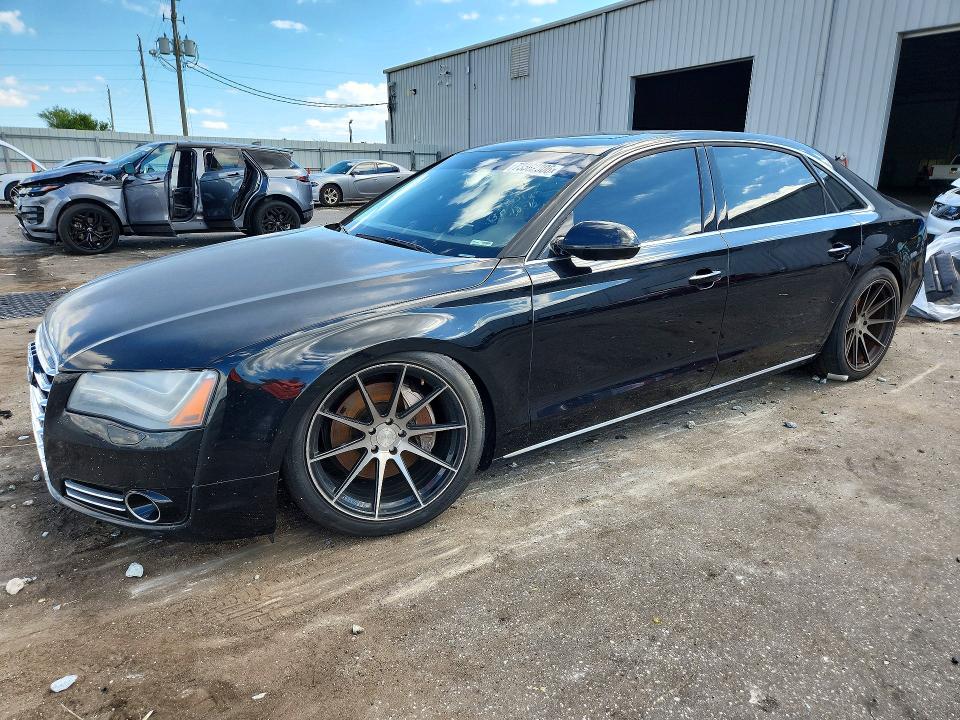 Снимка 1 от търг – 2014 AUDI A8 с VIN WAURMAFD8EN005305