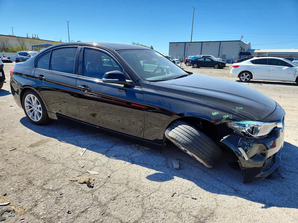 Снимка 4 от търг – 2018 BMW 320 с VIN WBA8A9C59JAH14023