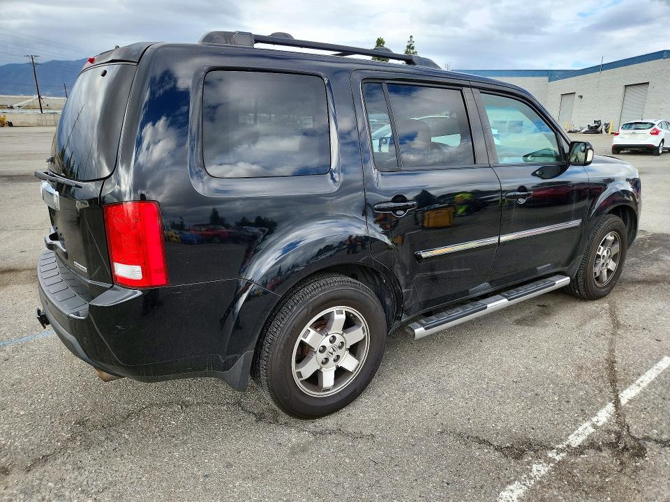 Photo 3 from auction – 2011 HONDA PILOT with VIN 5FNYF3H93BB047405