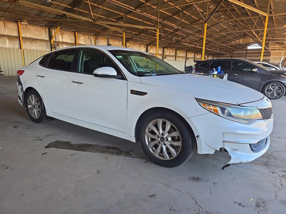 Photo 4 from auction – 2016 KIA OPTIMA with VIN 5XXGT4L31GG014095