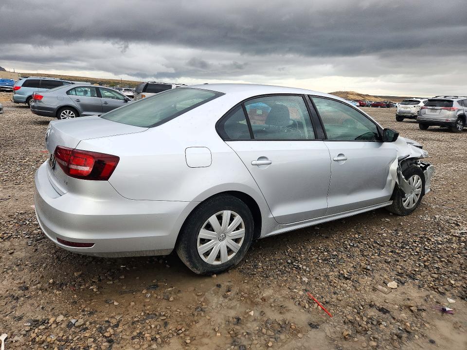 Снимка 3 от търг – 2016 VOLKSWAGEN JETTA с VIN 3VW167AJ3GM341450