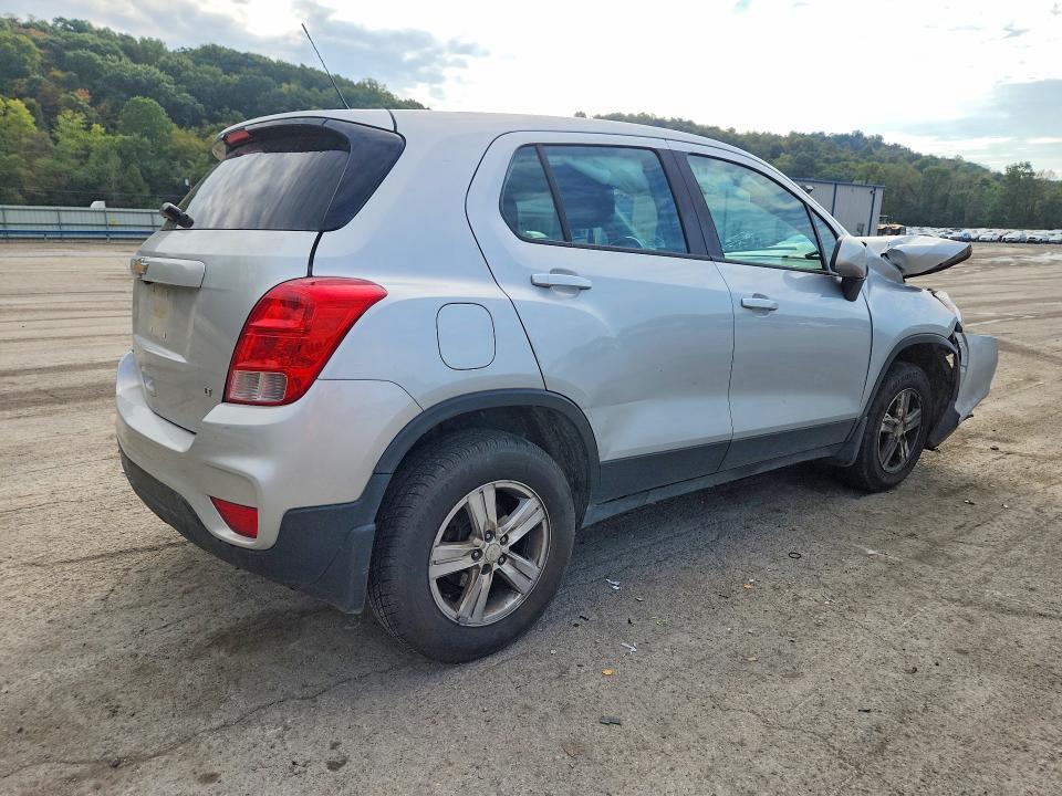 Photo 3 from auction – 2017 CHEVROLET TRAX with VIN 3GNCJNSB3HL284025