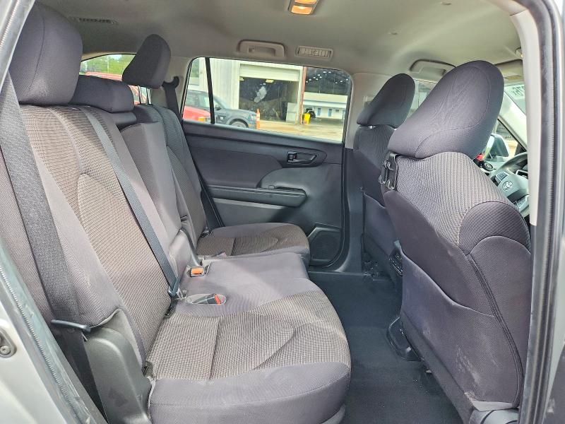 Photo 11 from auction – 2022 TOYOTA HIGHLANDER with VIN 5TDCZRAH7NS098220
