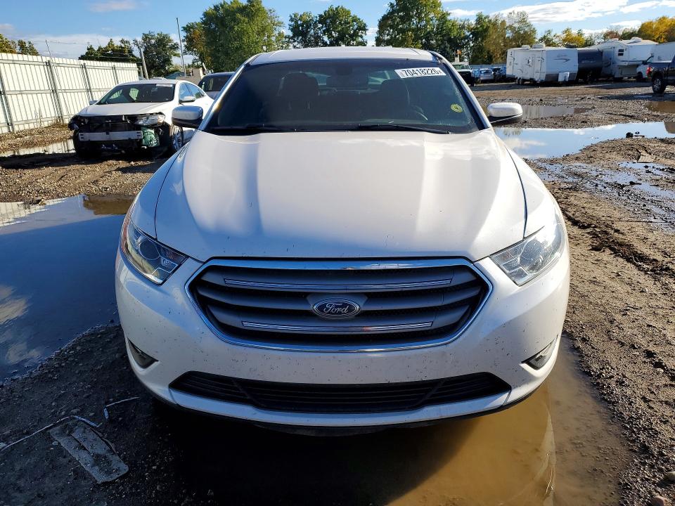 Photo 5 from auction – 2016 FORD TAURUS with VIN 1FAHP2H81GG157919