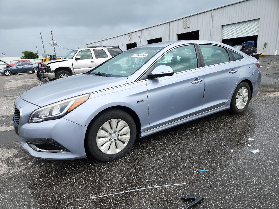 HYUNDAI SONATA HYBRID 2016 с VIN KMHE24L13GA010615 - Снимка от търг