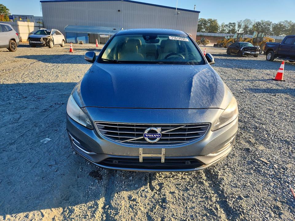 Снимка 5 от търг – 2018 VOLVO S60 с VIN LYV402TK2JB179611