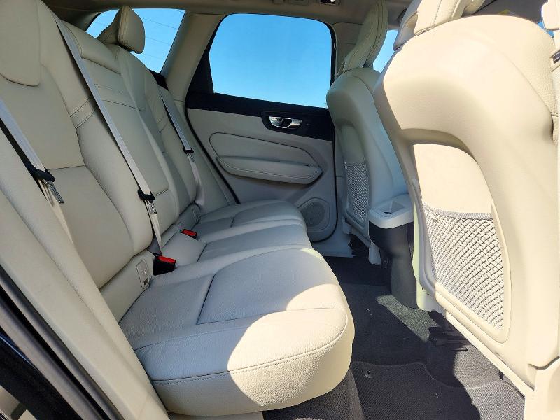 Снимка 11 от търг – 2021 VOLVO XC60 с VIN YV4102RK6M1880610