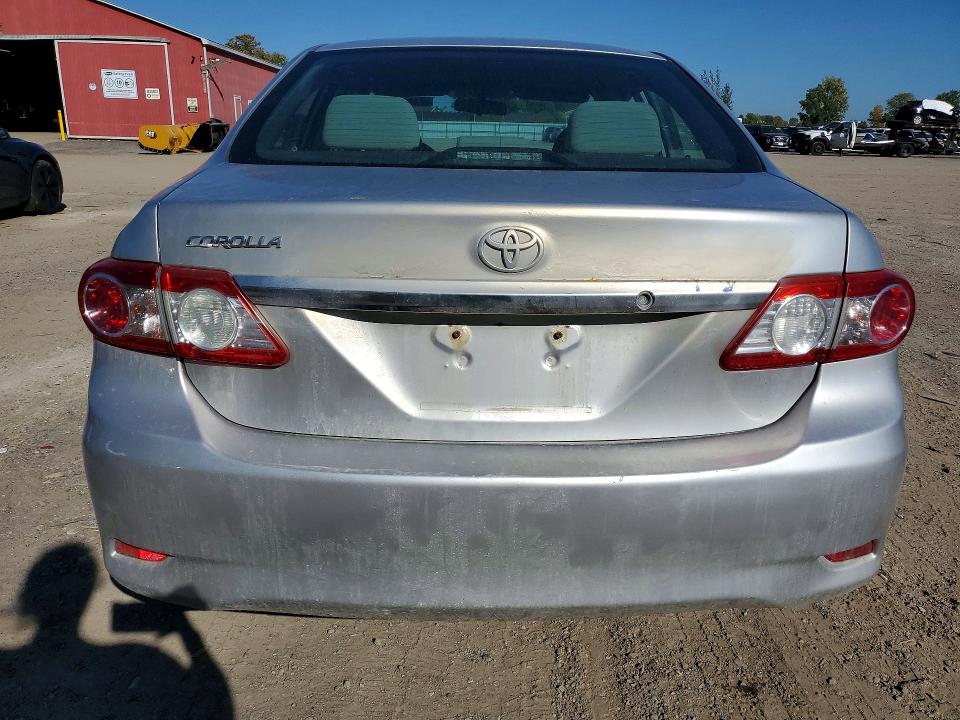 Снимка 6 от търг – 2013 TOYOTA COROLLA с VIN 2T1BU4EEXDC018462